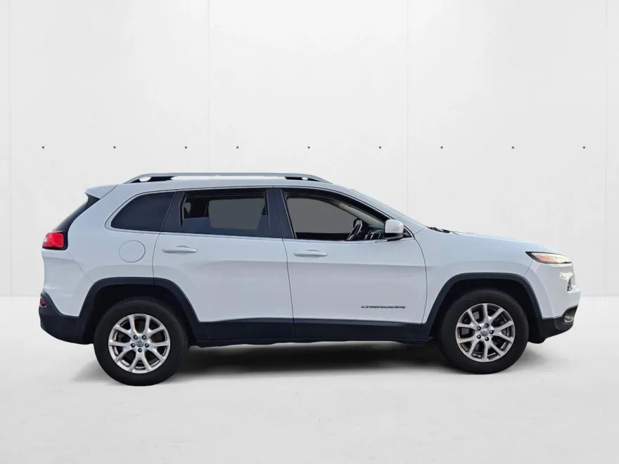 2015 Jeep Cherokee Latitude photo 1