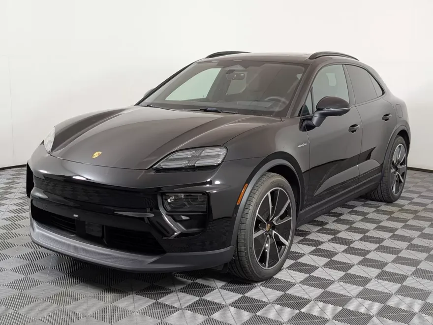 2025 Porsche Macan Electric 4 photo 1
