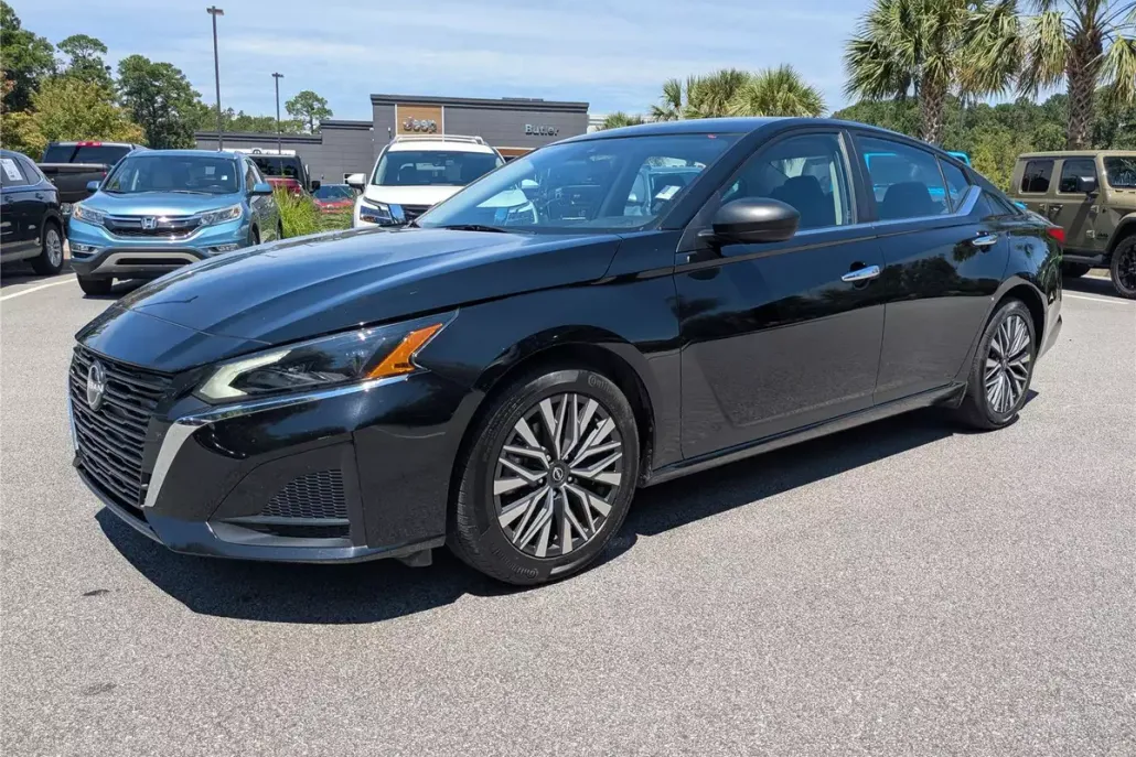 2024 Nissan Altima 2.5 SV photo 1