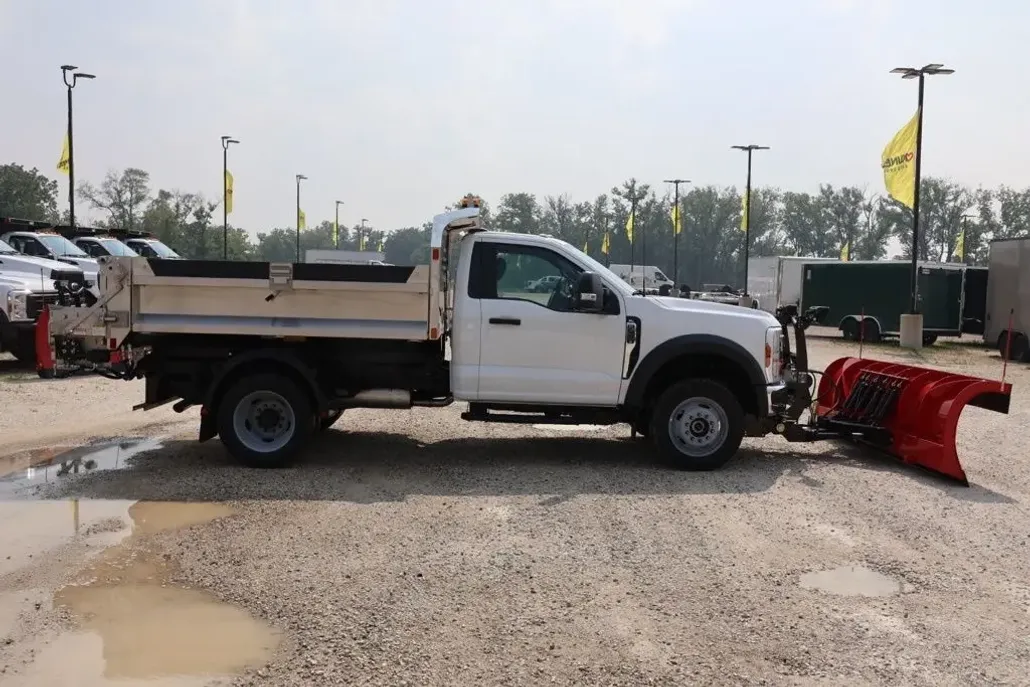 2025 Ford F-550 XL photo 1