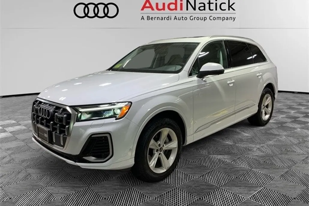 2025 Audi Q7 45 Premium photo 1