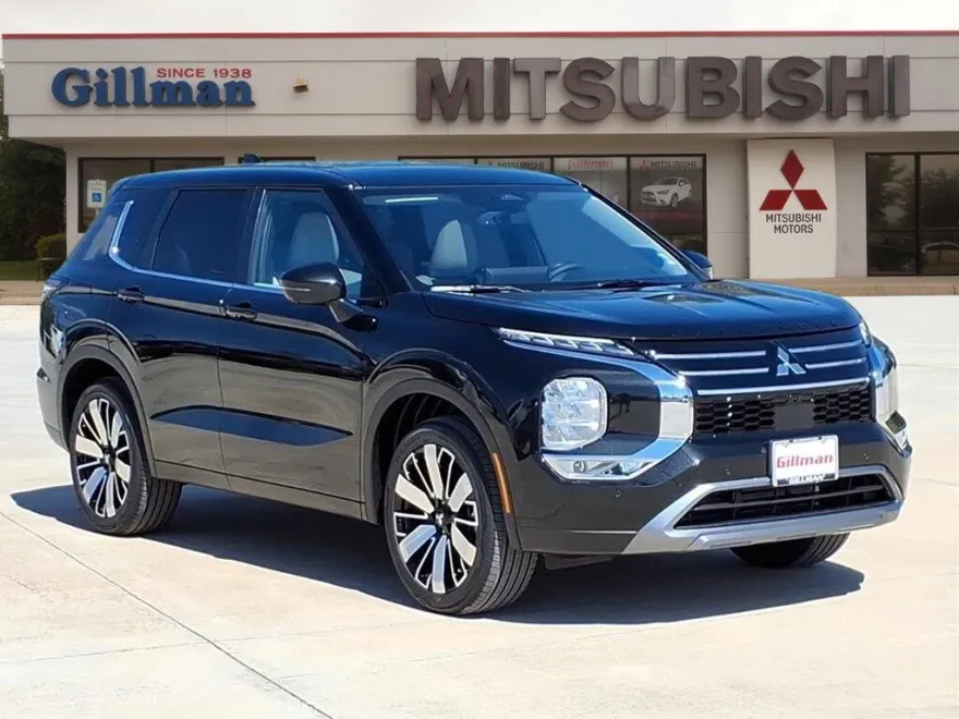 2025 Mitsubishi Outlander SE photo 1