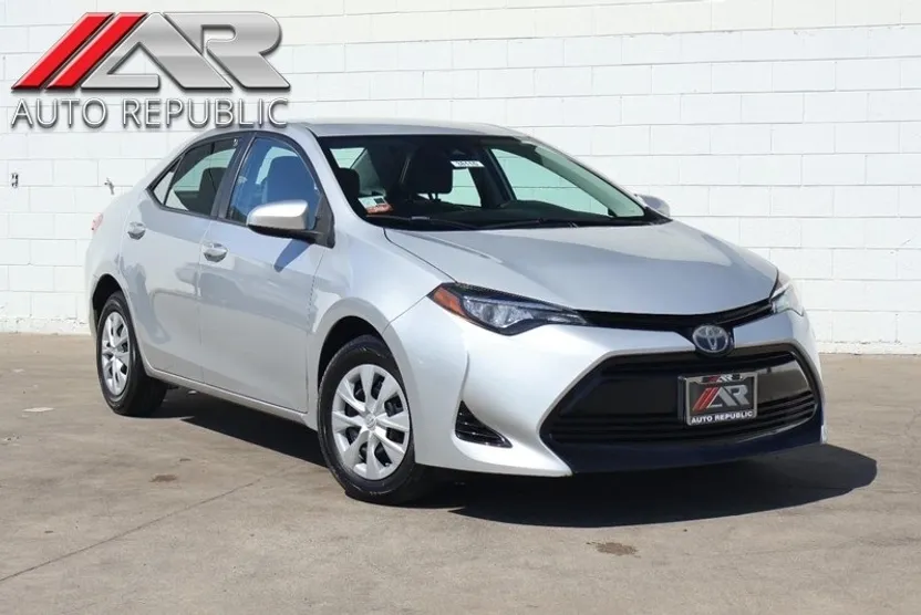 2017 Toyota Corolla L photo 1