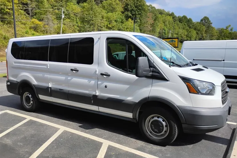 2016 Ford Transit Passenger photo 1