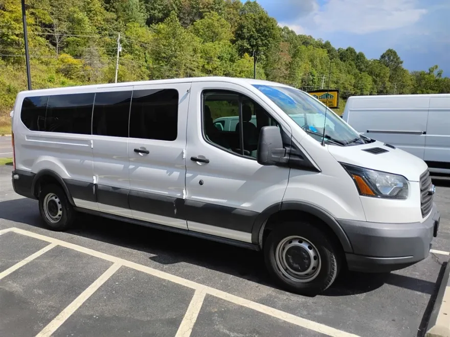 2016 Ford Transit Passenger photo 1