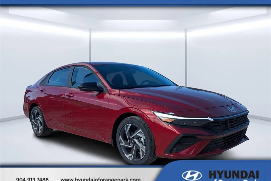 2025 Hyundai Elantra SEL Sport photo 1