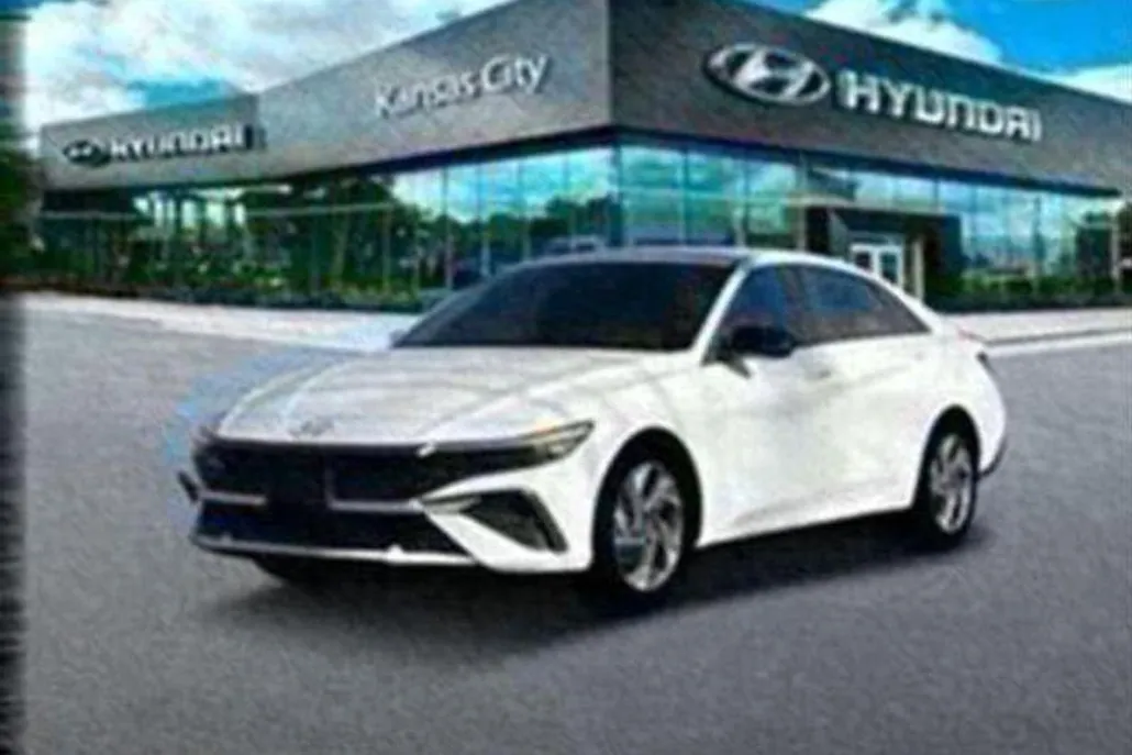 2025 Hyundai Elantra SEL Sport photo 1