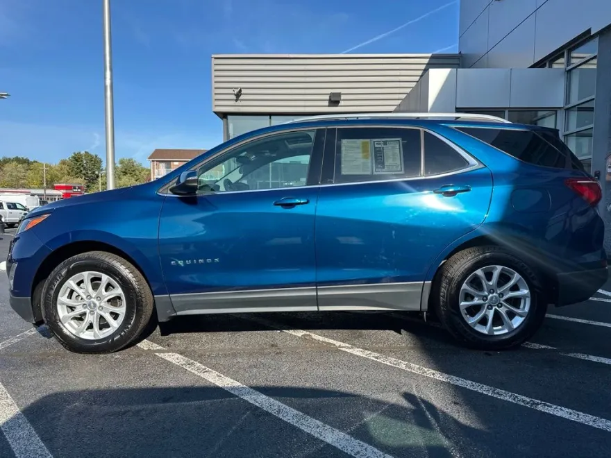 2019 Chevrolet Equinox LT photo 1
