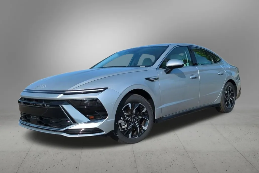2025 Hyundai Sonata SEL photo 1