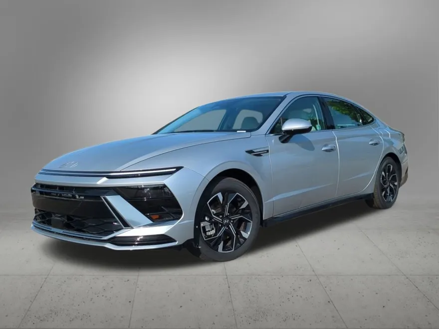 2025 Hyundai Sonata SEL photo 1