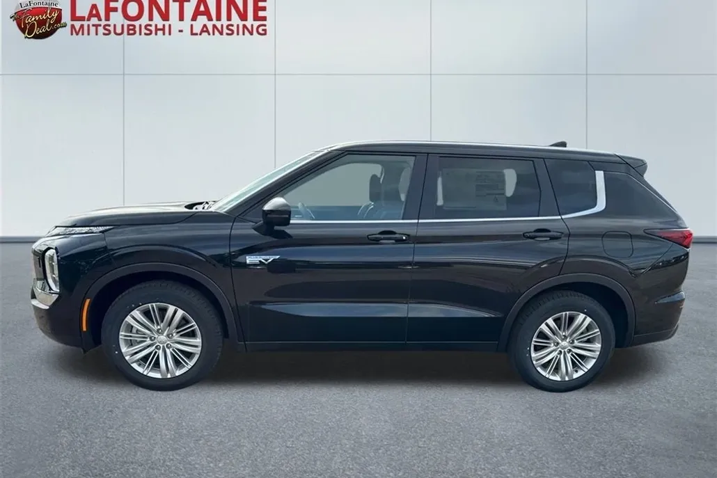 2025 Mitsubishi Outlander PHEV ES photo 1
