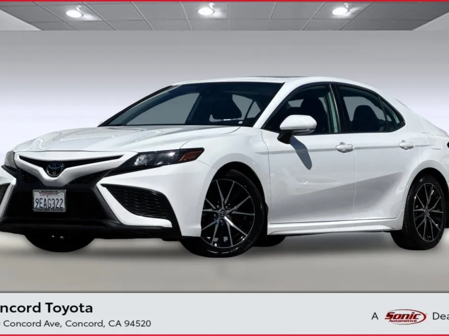 2023 Toyota Camry SE photo 1