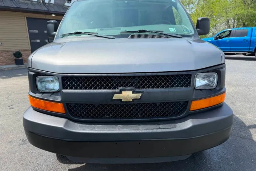 2012 Chevrolet Express 2500 Cargo Van photo 1