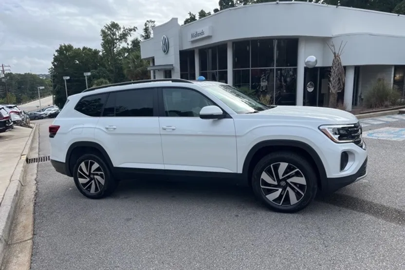 2026 Volkswagen Atlas SE Technology photo 1