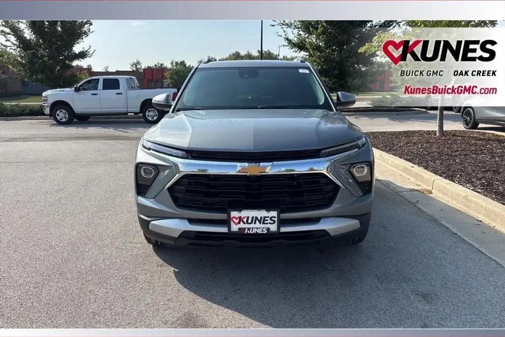 2024 Chevrolet Trailblazer LT photo 1