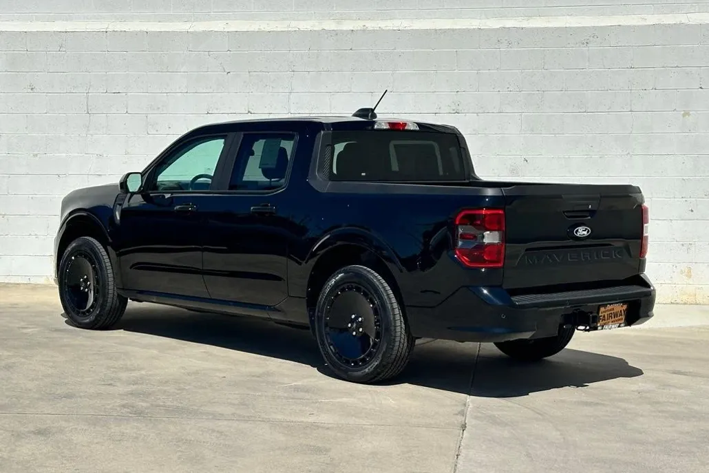 2025 Ford Maverick photo 1