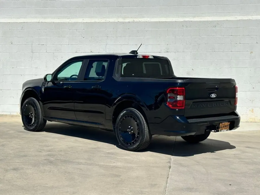 2025 Ford Maverick photo 1