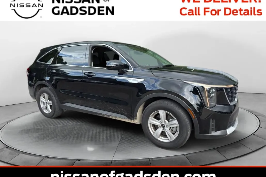 2024 Kia Sorento LX photo 1
