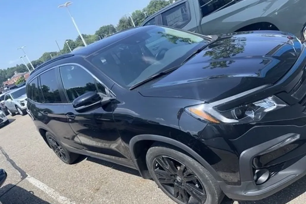 2022 Honda Pilot Special Edition photo 1