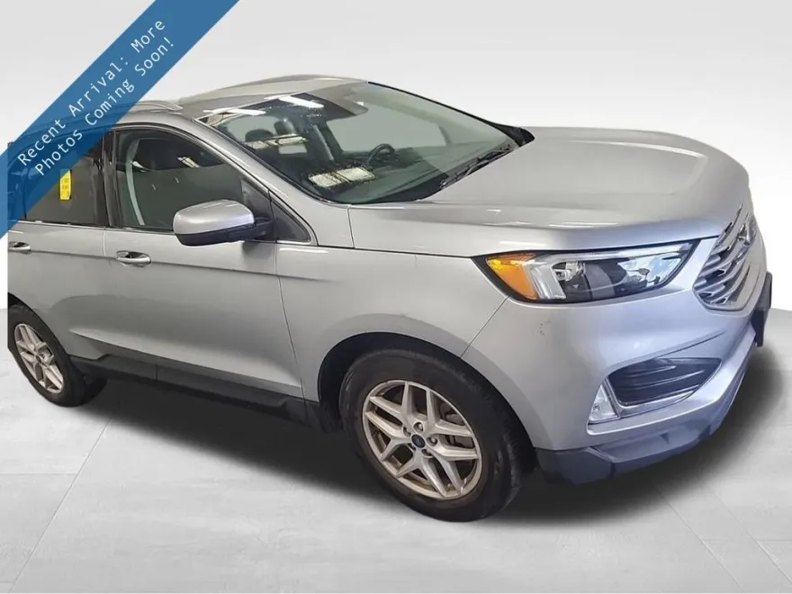 2022 Ford Edge SEL photo 1