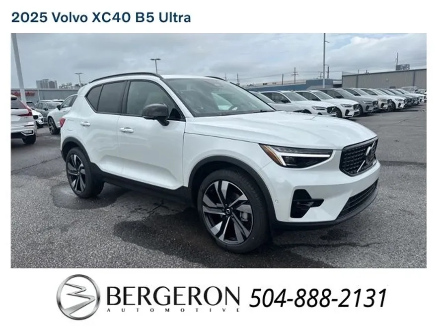 2025 Volvo XC40 photo 1