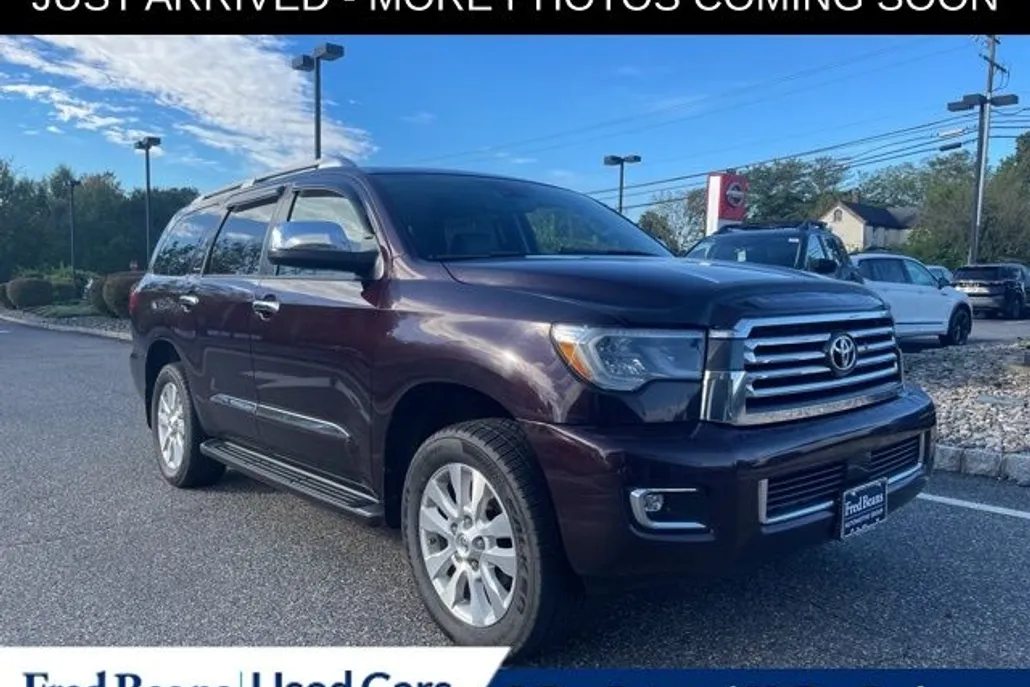 2019 Toyota Sequoia Platinum photo 1