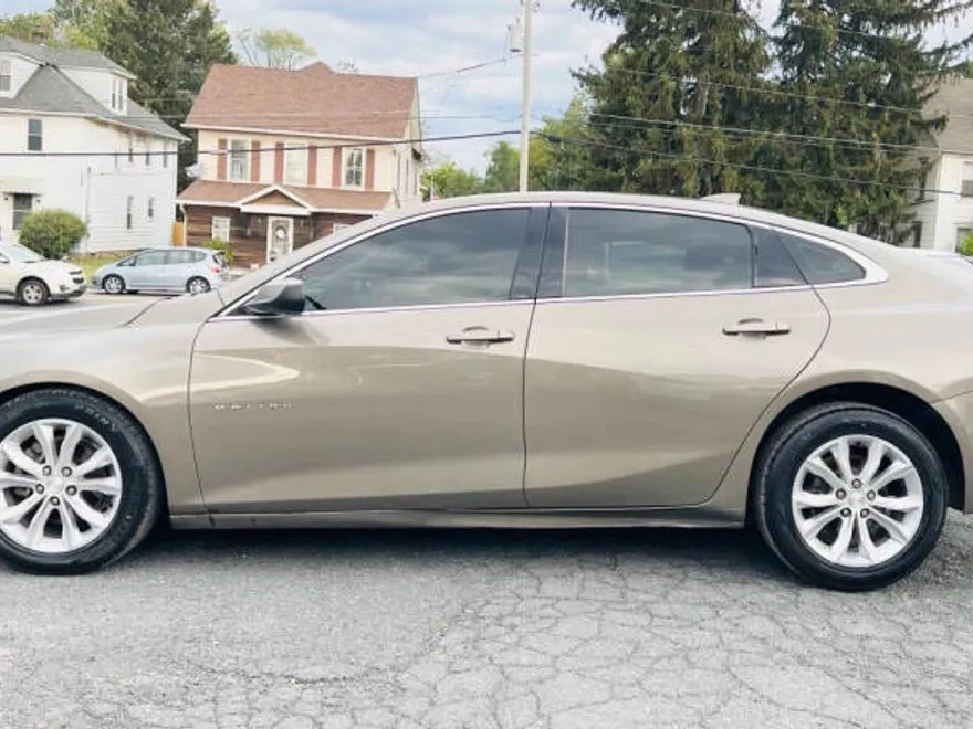 2020 Chevrolet Malibu 1LT photo 1