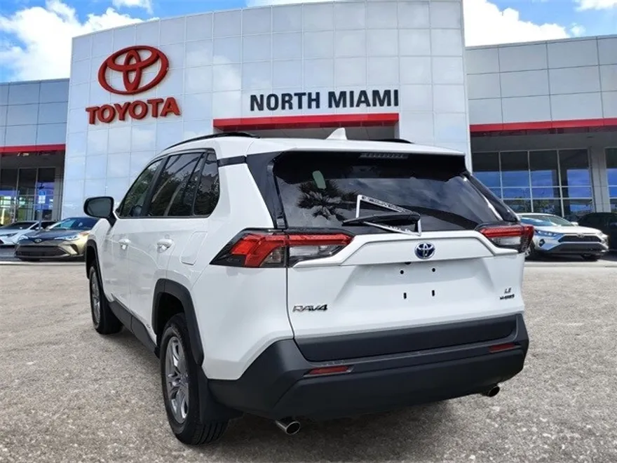 2024 Toyota RAV4 Hybrid LE photo 1