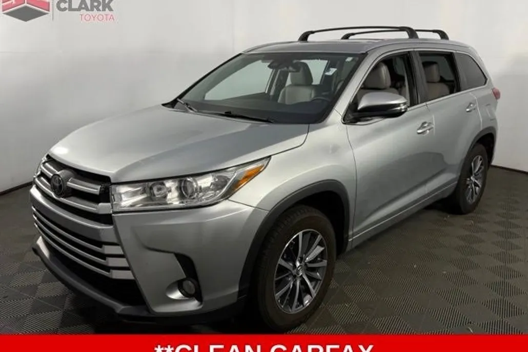 2017 Toyota Highlander XLE photo 1