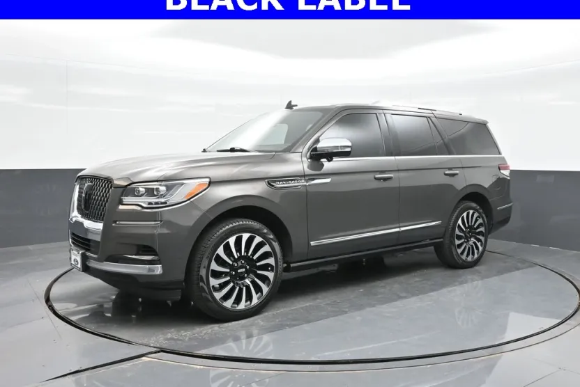 2023 Lincoln Navigator Black Label photo 1