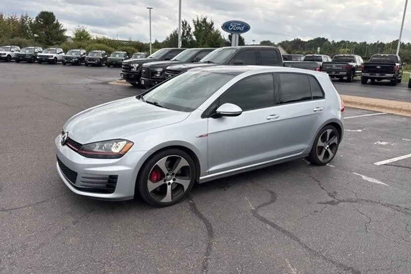 2017 Volkswagen Golf GTI SE photo 1
