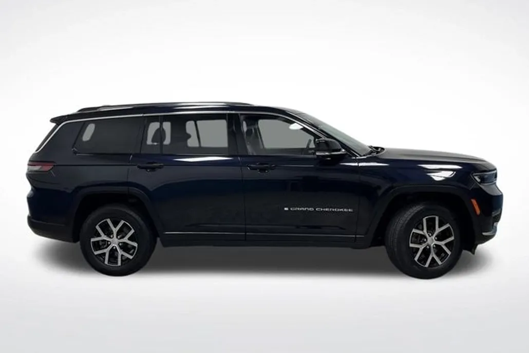 2023 Jeep Grand Cherokee Limited photo 1