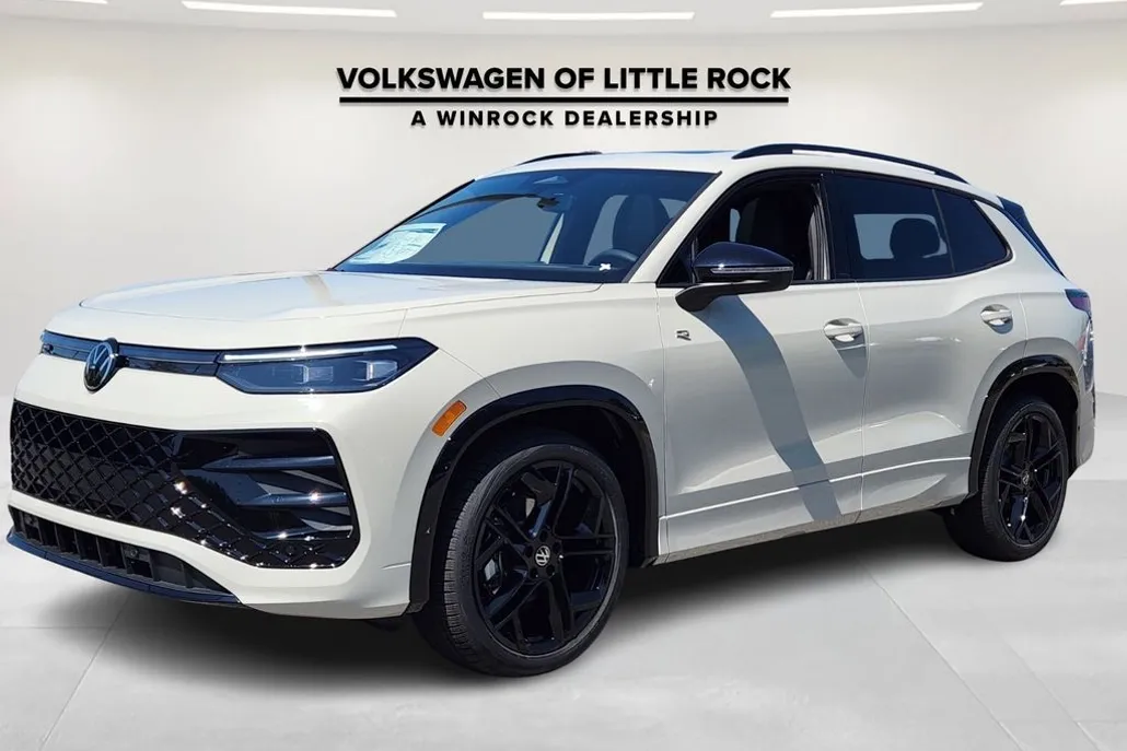 2025 Volkswagen Tiguan SE R-Line Black photo 1