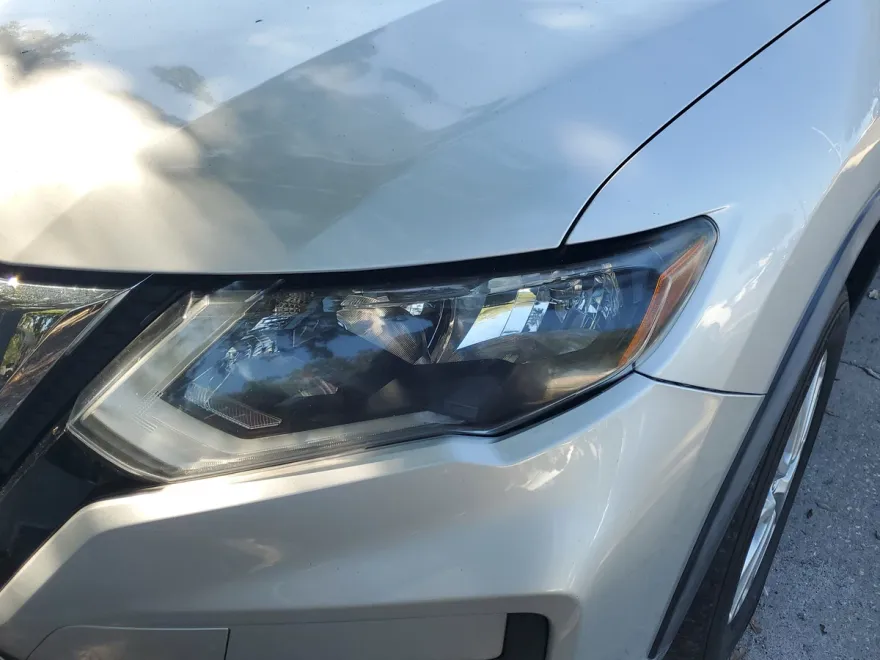 2020 Nissan Rogue SV photo 1