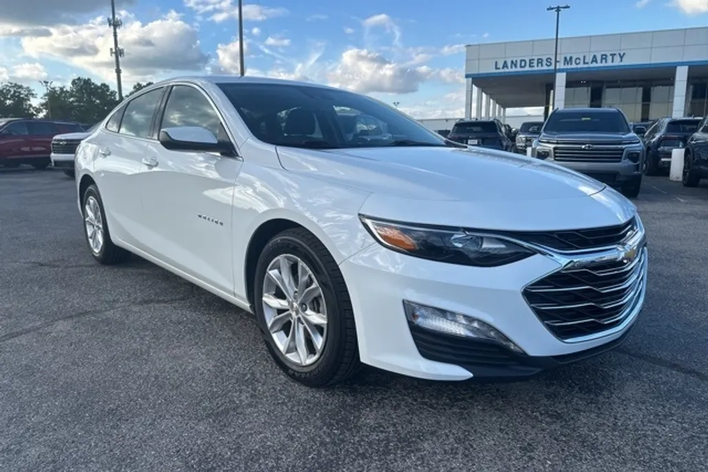 2024 Chevrolet Malibu 1LT photo 1