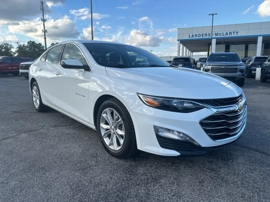 2024 Chevrolet Malibu 1LT photo 1