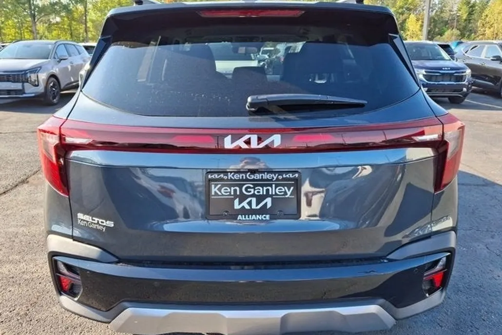 2026 Kia Seltos EX photo 1