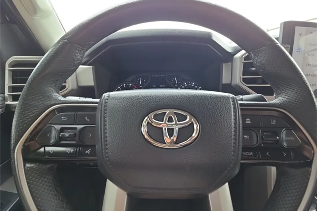 2023 Toyota Tundra Limited photo 1