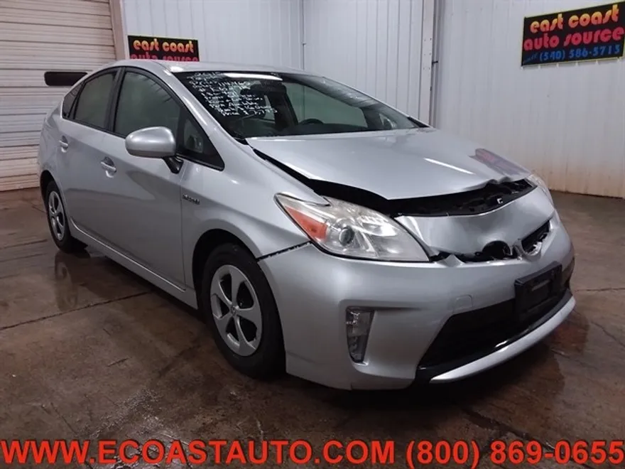 2015 Toyota Prius Two photo 1