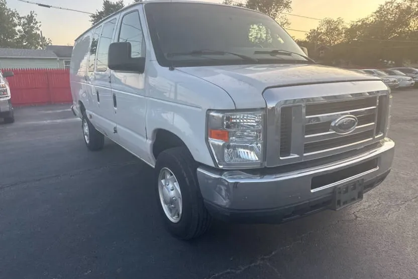 2014 Ford E-150 photo 1