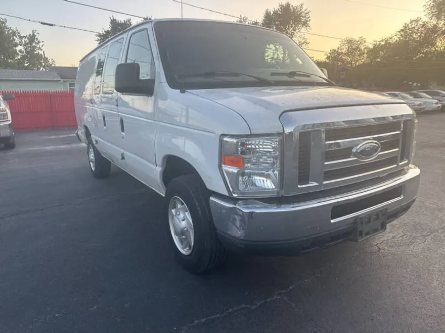 2014 Ford E-150 photo 1