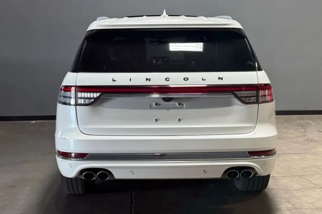 2020 Lincoln Aviator Black Label photo 1