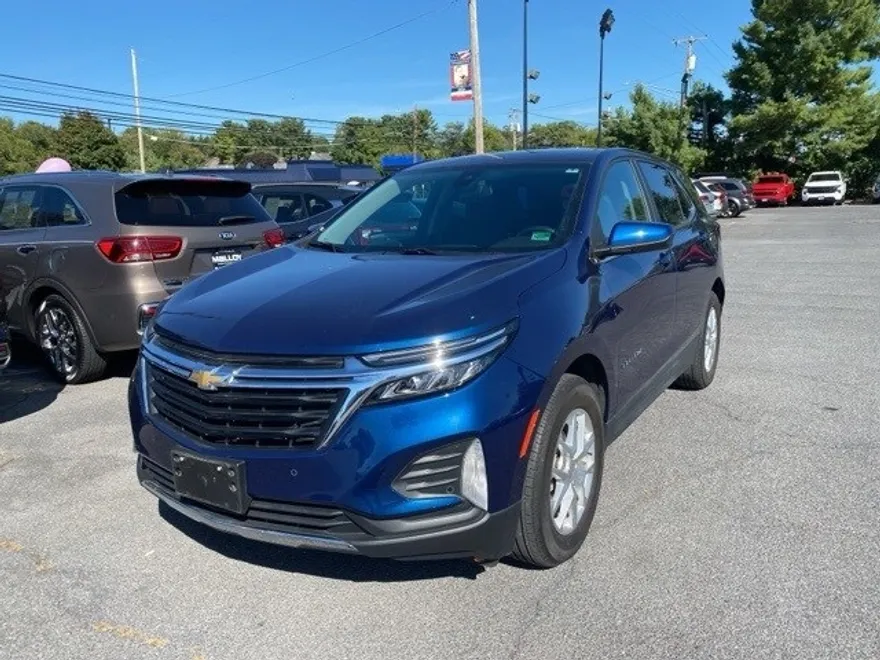 2022 Chevrolet Equinox LT photo 1