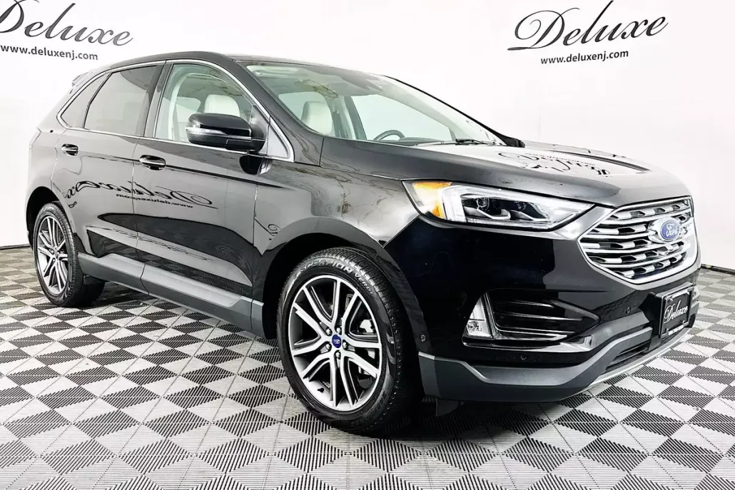 2021 Ford Edge Titanium photo 1