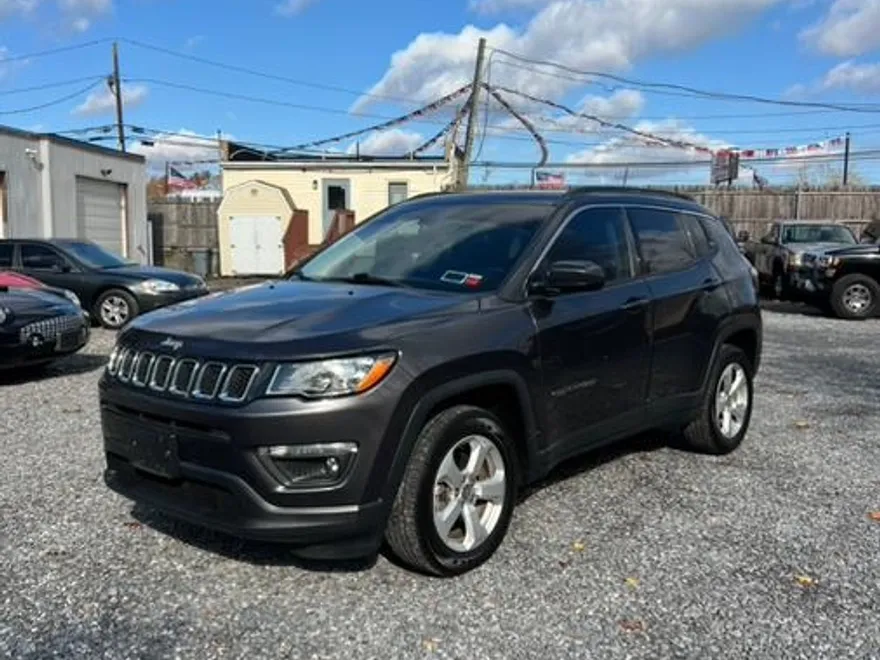 2017 Jeep Compass Latitude photo 1