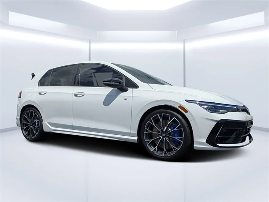 2025 Volkswagen Golf R 2.0 TSI photo 1