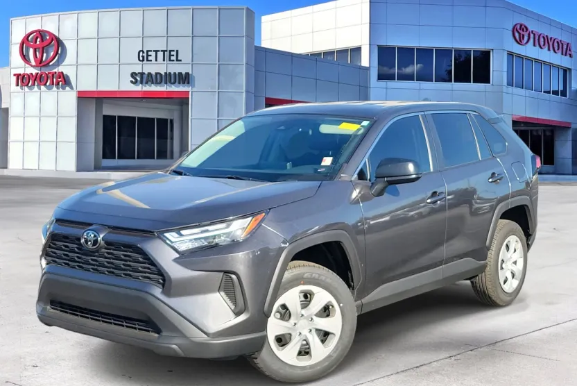 2024 Toyota RAV4 LE photo 1