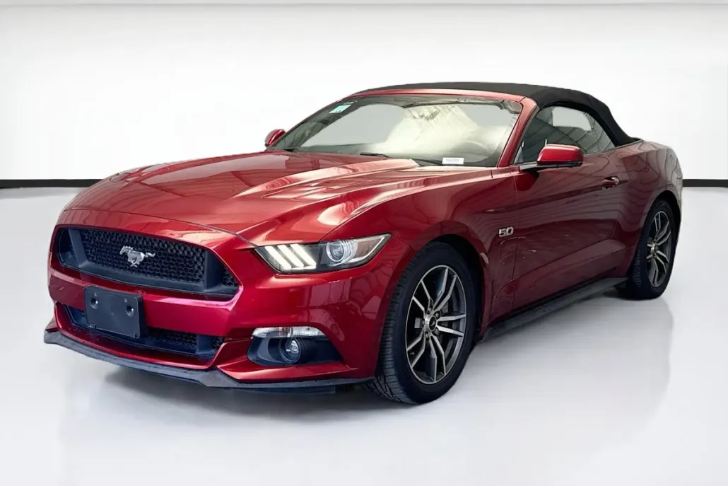 2017 Ford Mustang GT Convertible photo 1