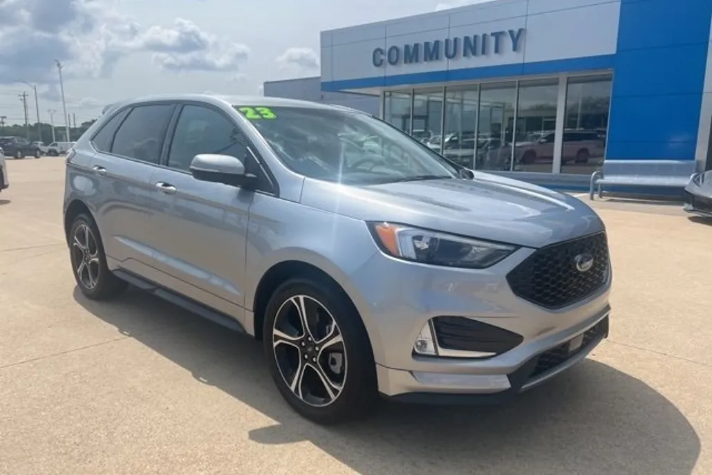 2023 Ford Edge ST photo 1