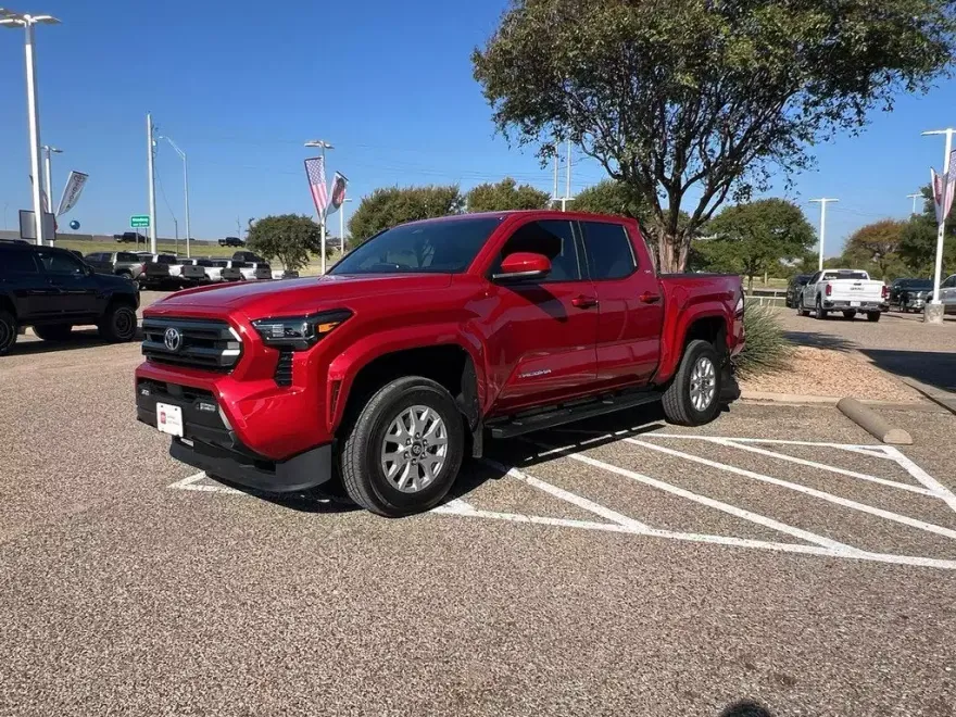 2025 Toyota Tacoma SR5 photo 1